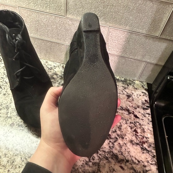 Charlotte Russe Women’s Size 9 Black Suede Wedge Ankle Booties - Picture 6 of 6